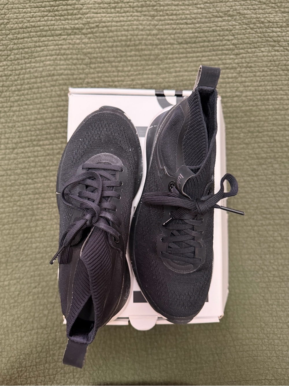 Women’s Black Knit lululemon tennis